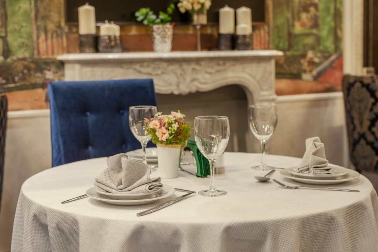 Арендовать Regul. Пространство для мероприятий в старинном дворике