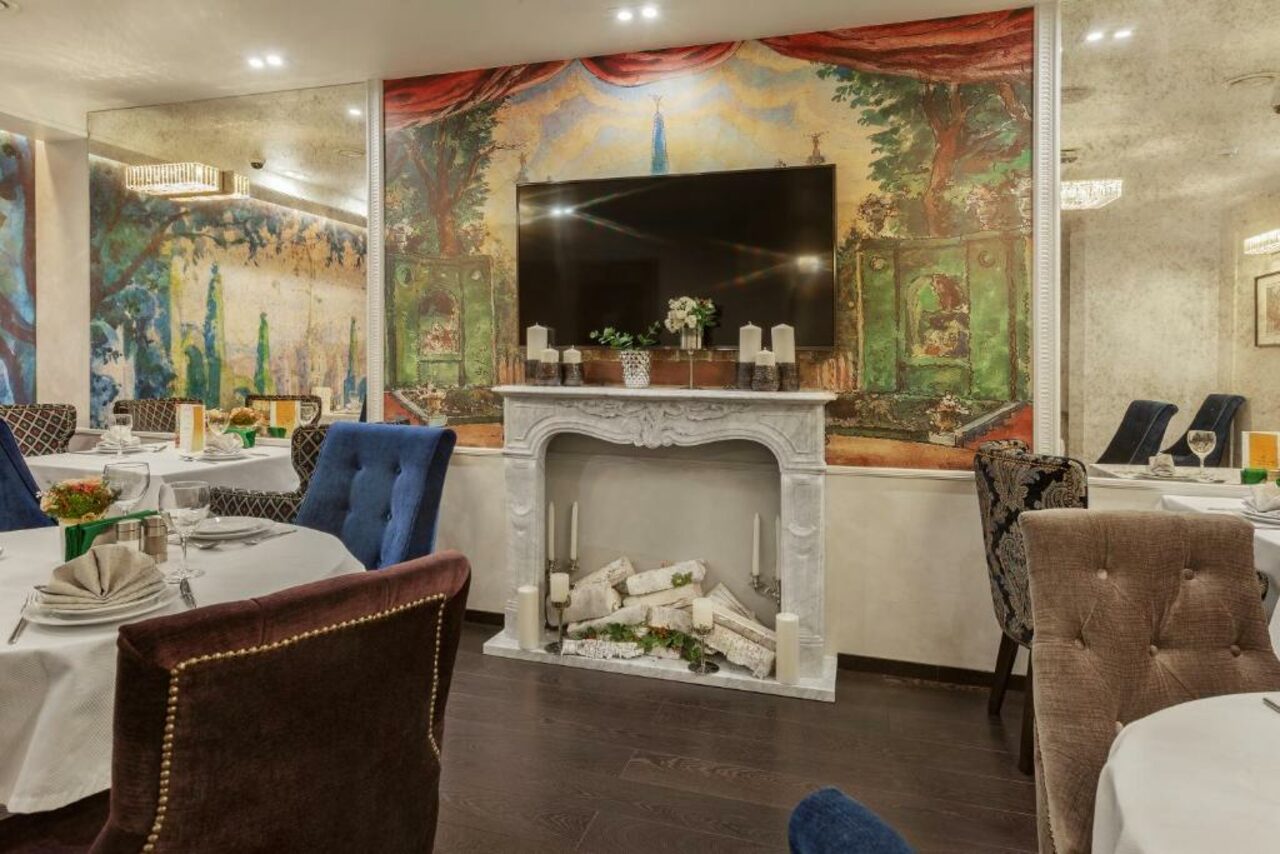 Арендовать Regul. Пространство для мероприятий в старинном дворике