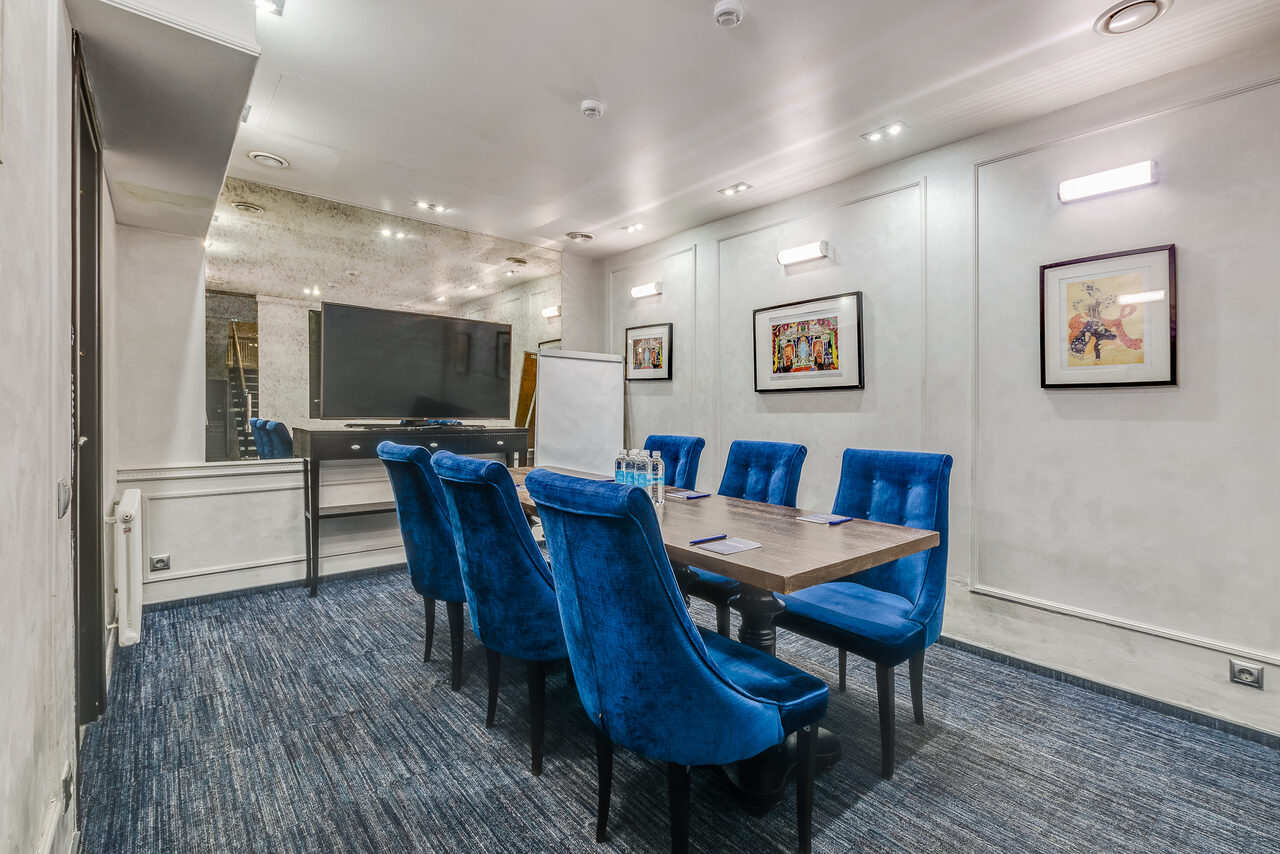 Арендовать Regul. Пространство для мероприятий в старинном дворике