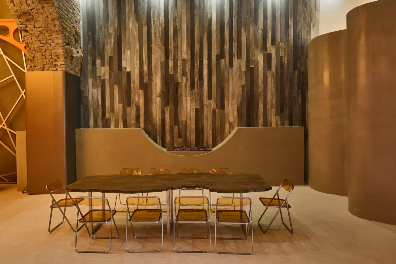 Арендовать Polygon. Зал Кухня