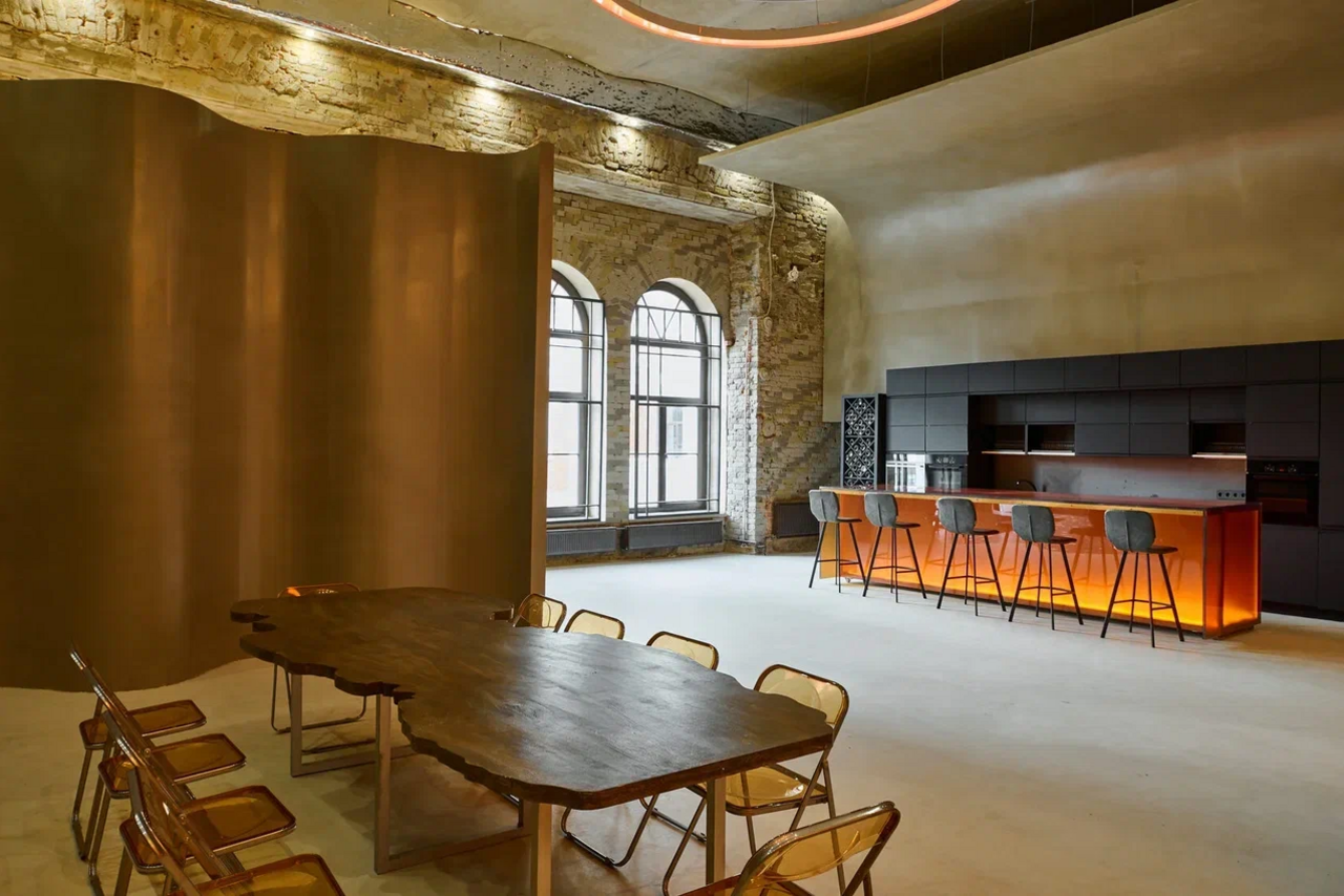 Арендовать Polygon. Зал Кухня