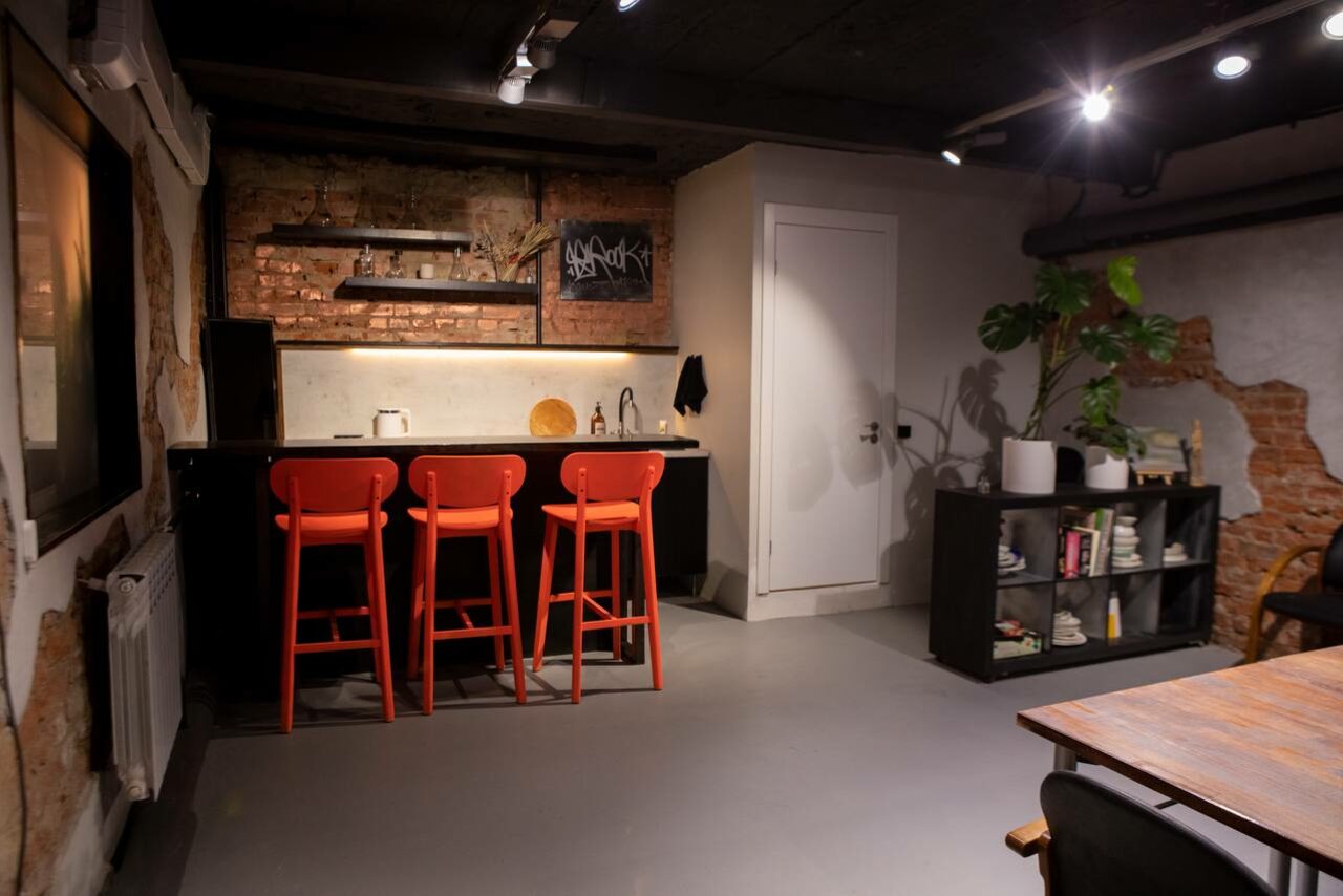 Арендовать Лофт-пространство с дизайнерскими окнами