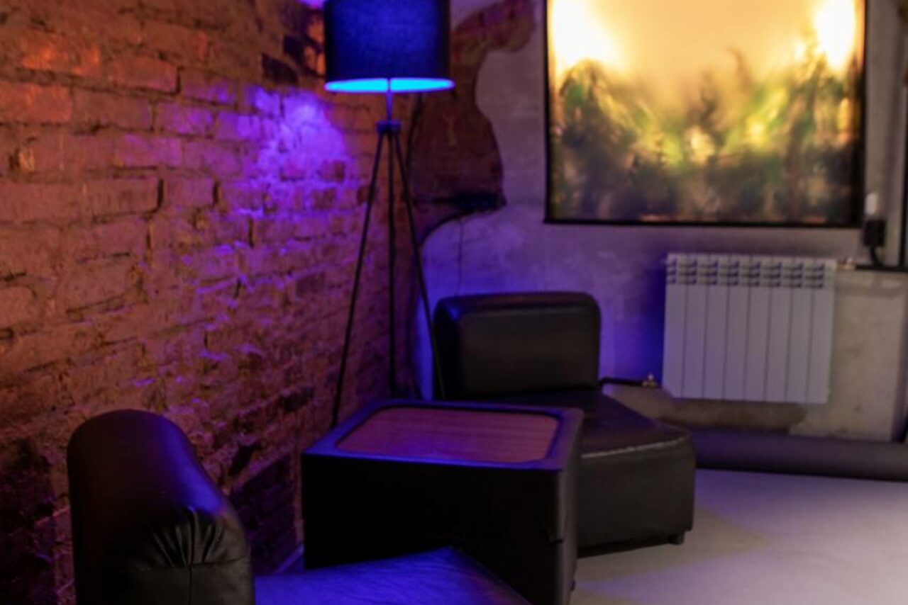 Арендовать Лофт-пространство с дизайнерскими окнами