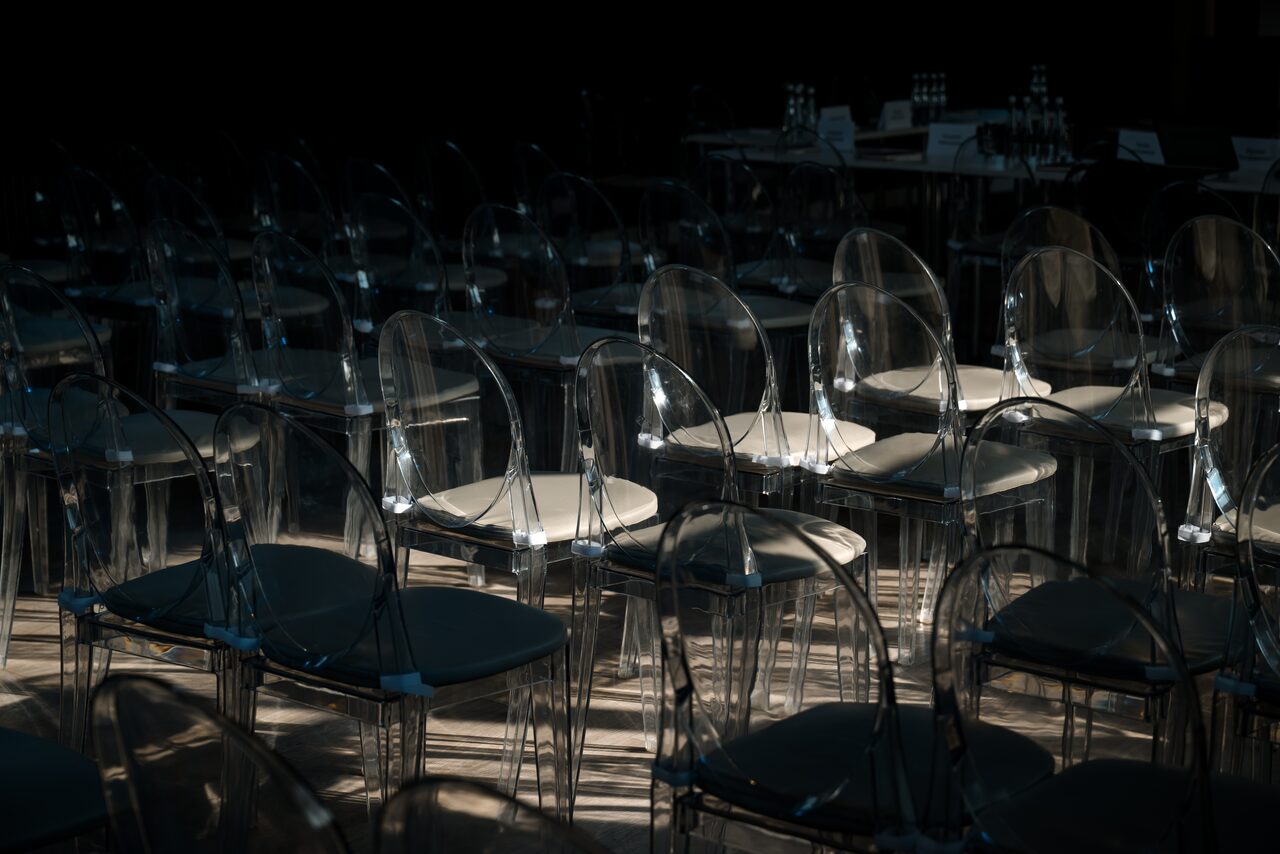 Арендовать Светлый конгресс-холл с панорамными окнами