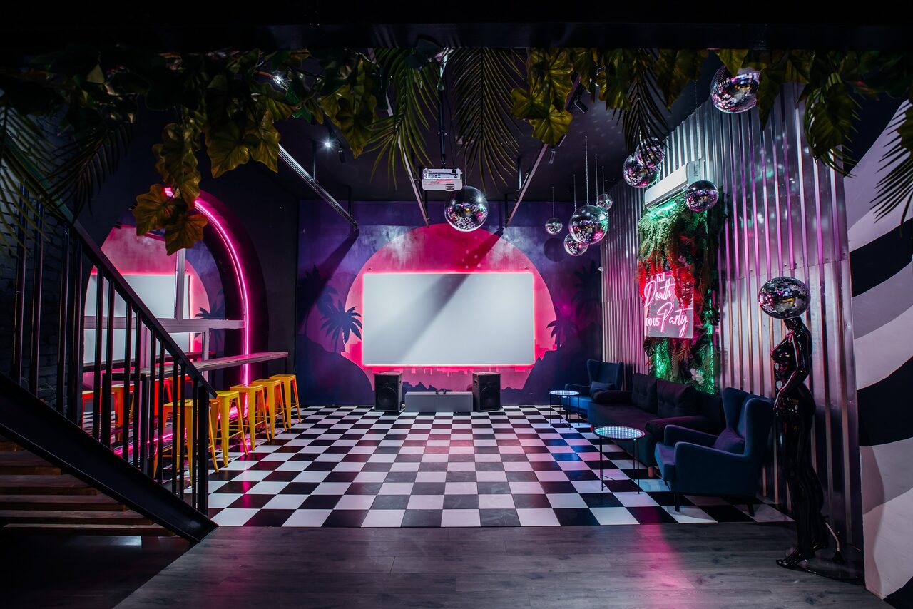 Арендовать Оушен Драйв. Двухуровневый лофт в стиле диско