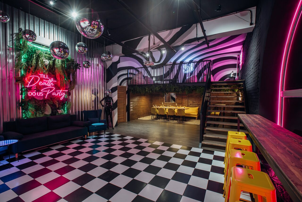 Арендовать Оушен Драйв. Двухуровневый лофт в стиле диско