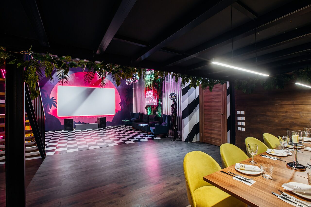 Арендовать Оушен Драйв. Двухуровневый лофт в стиле диско