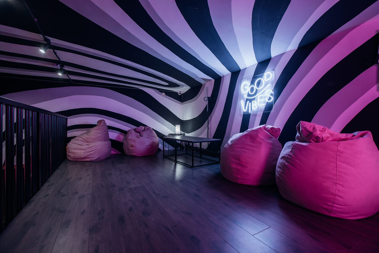 Арендовать Оушен Драйв. Двухуровневый лофт в стиле диско