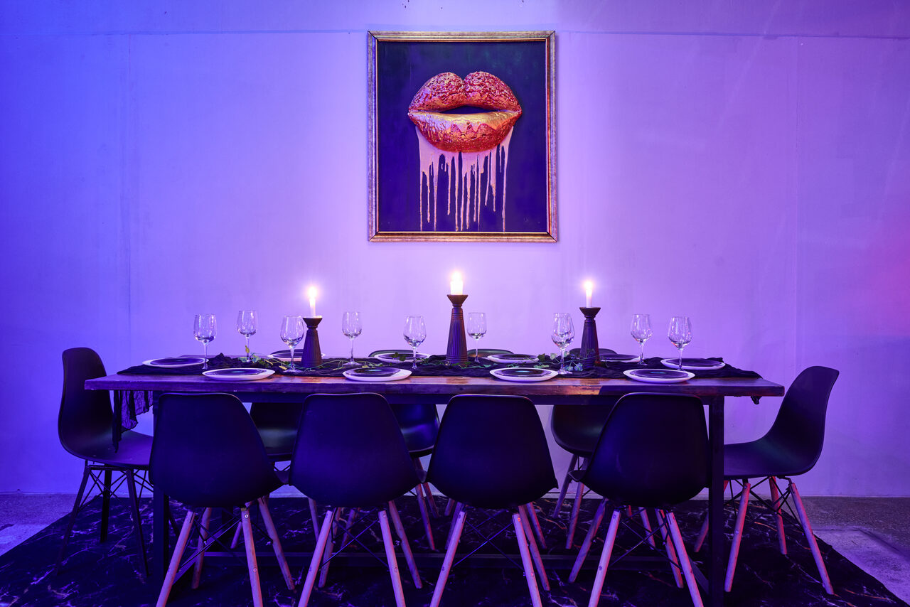 Арендовать Двухуровневый лофт с неоном