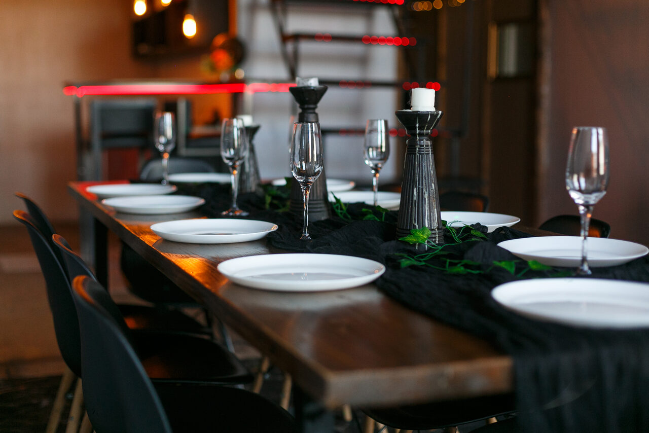 Арендовать Двухуровневый лофт с неоном