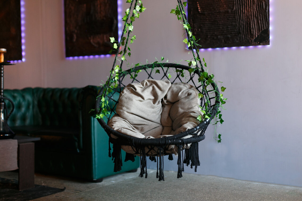 Арендовать Двухуровневый лофт с неоном