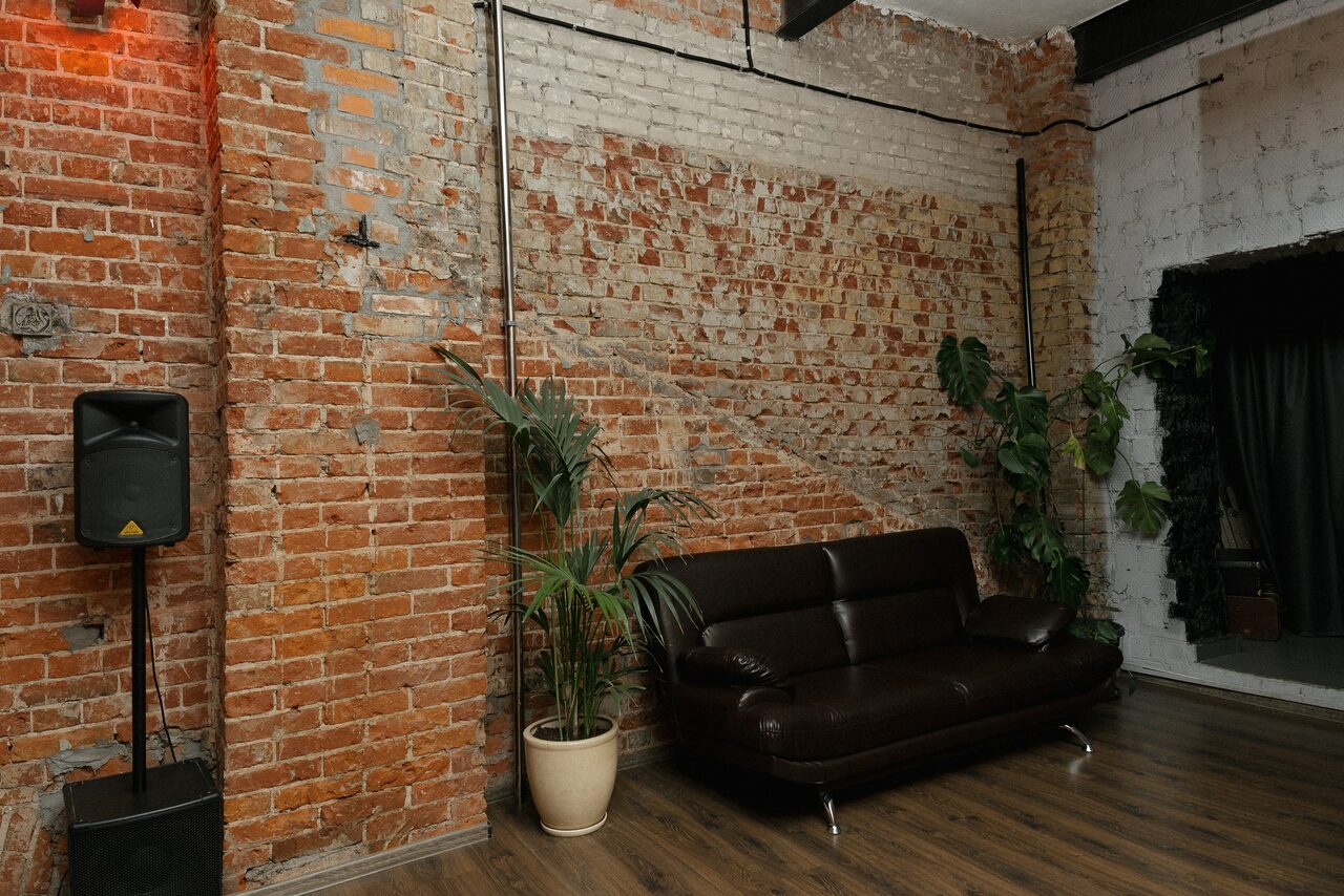 Арендовать Лофт с высокими потолками на востоке Москвы