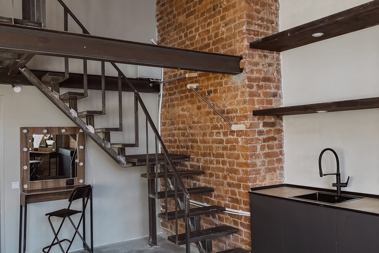 Арендовать Лофт с гримерными зеркалами и панорамным видом