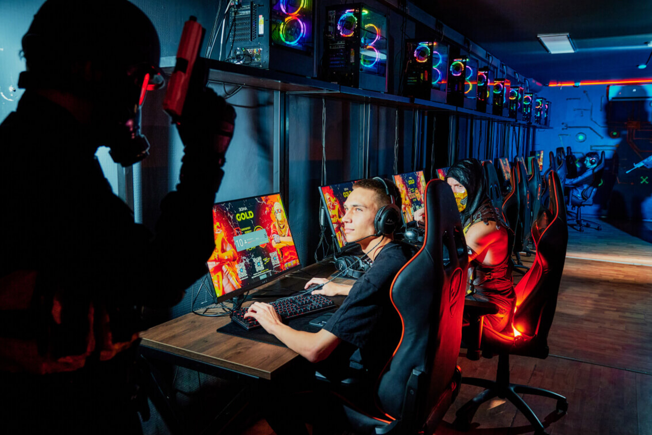 Арендовать Современный киберспортивный клуб