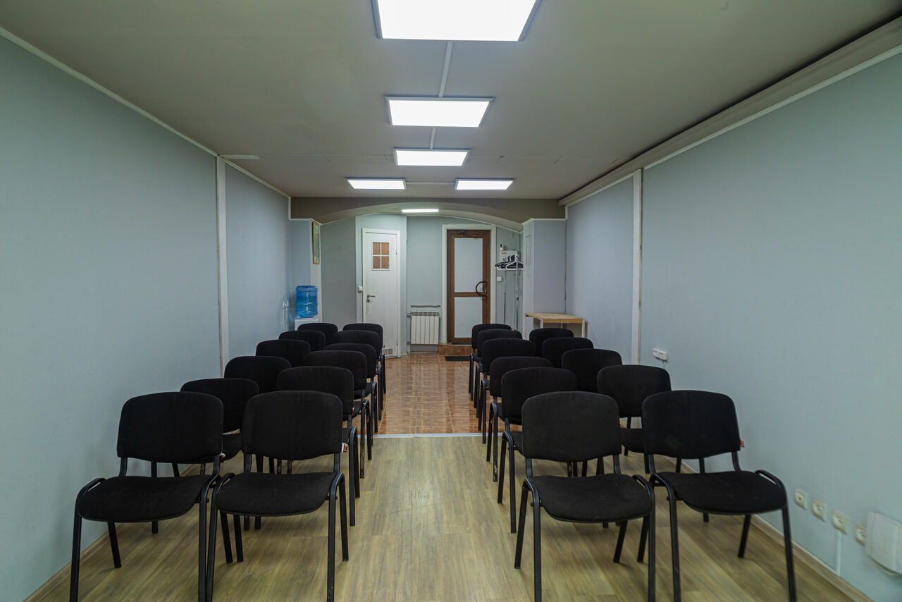 Арендовать Пространство для лекций и тренингов в минималистичном стиле