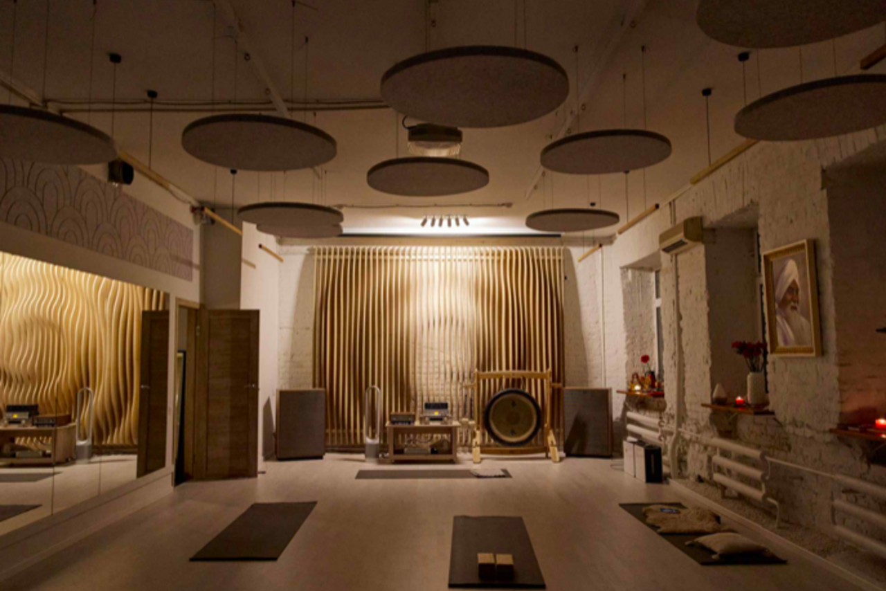 Арендовать White Yoga. Светлый зал 65 кв.м.