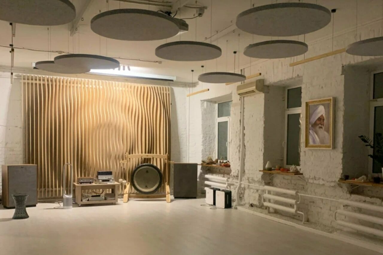 Арендовать White Yoga. Светлый зал 65 кв.м.