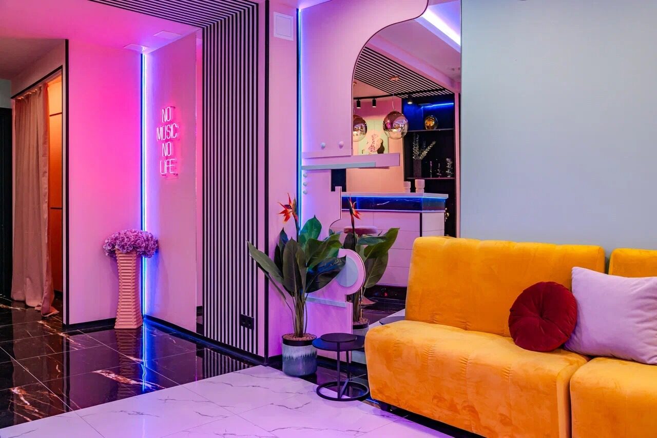 Арендовать Лофт с барной стойкой в розовых тонах