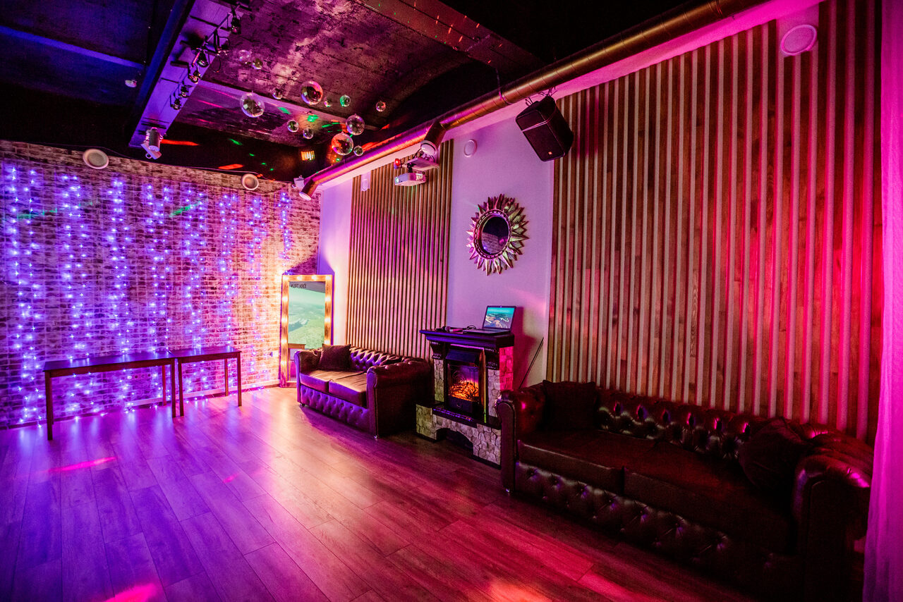 Арендовать Стильный лофт с большим экраном и лазерной анимацией 