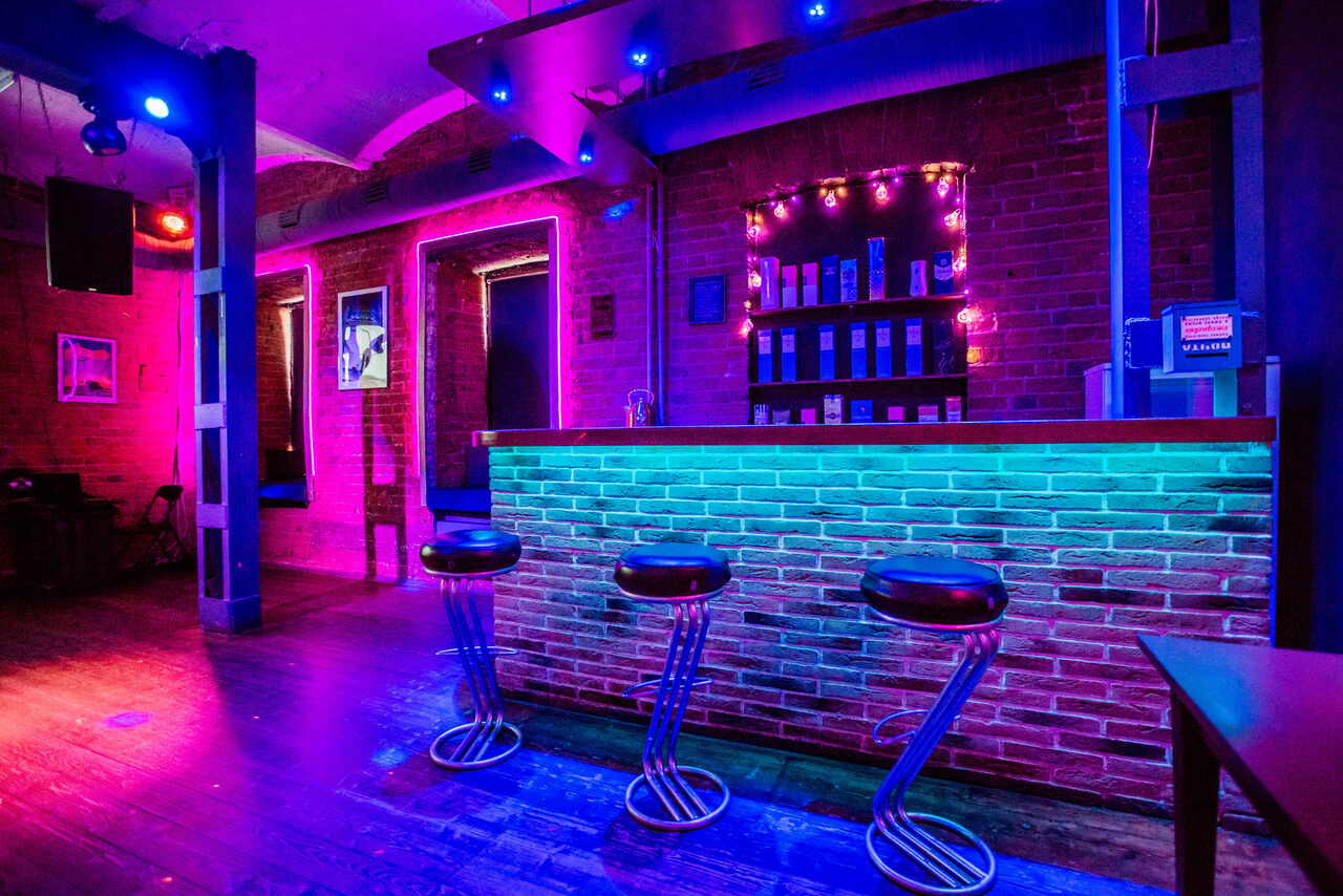 Арендовать Клубный лофт на набережной в центре Москвы