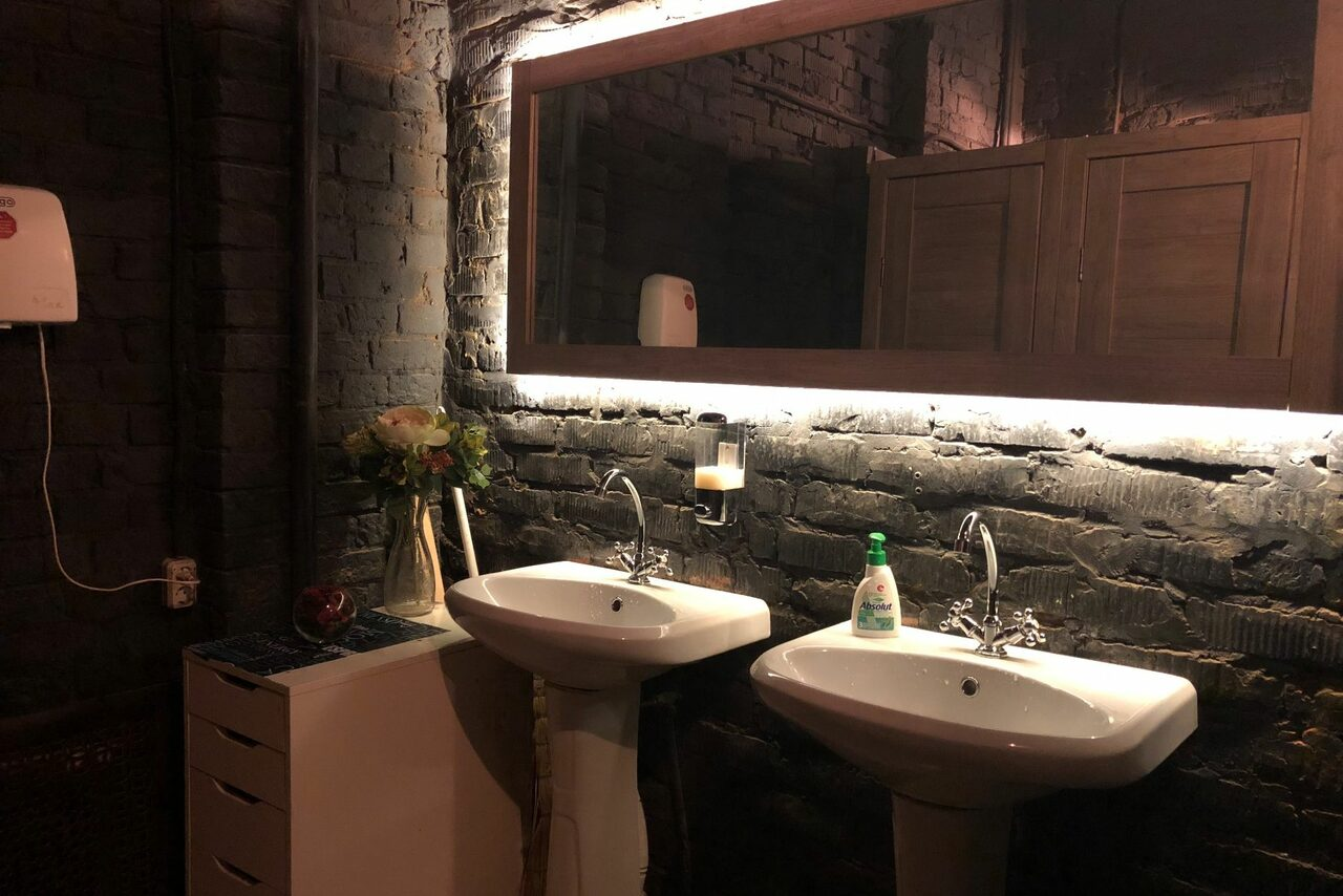 Арендовать Клубный лофт на набережной в центре Москвы