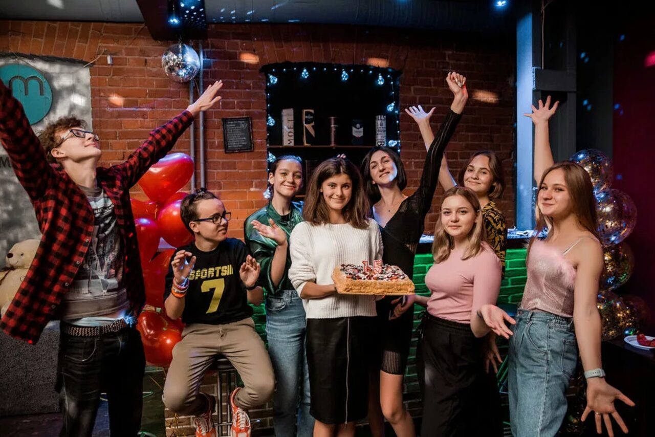 Арендовать Клубный лофт на набережной в центре Москвы