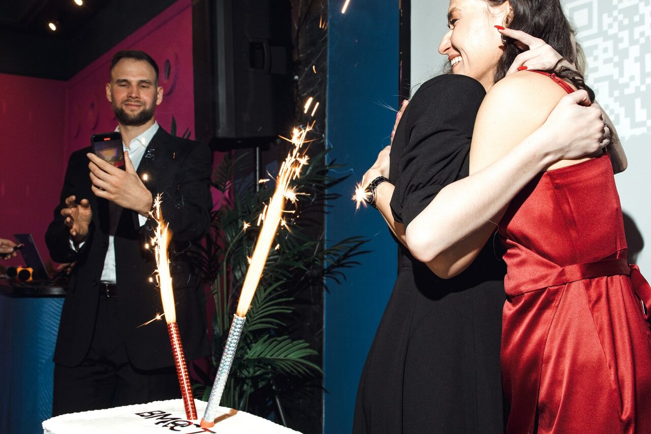 Арендовать Лофт «Арис» . Стильный лофт для вечеринок и встреч с друзьями