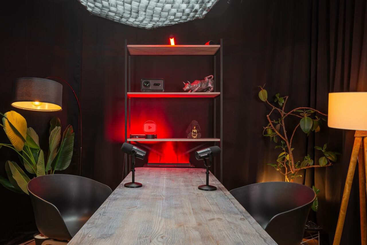 Арендовать Студия записи подкастов, видео-уроков, коротких роликов 