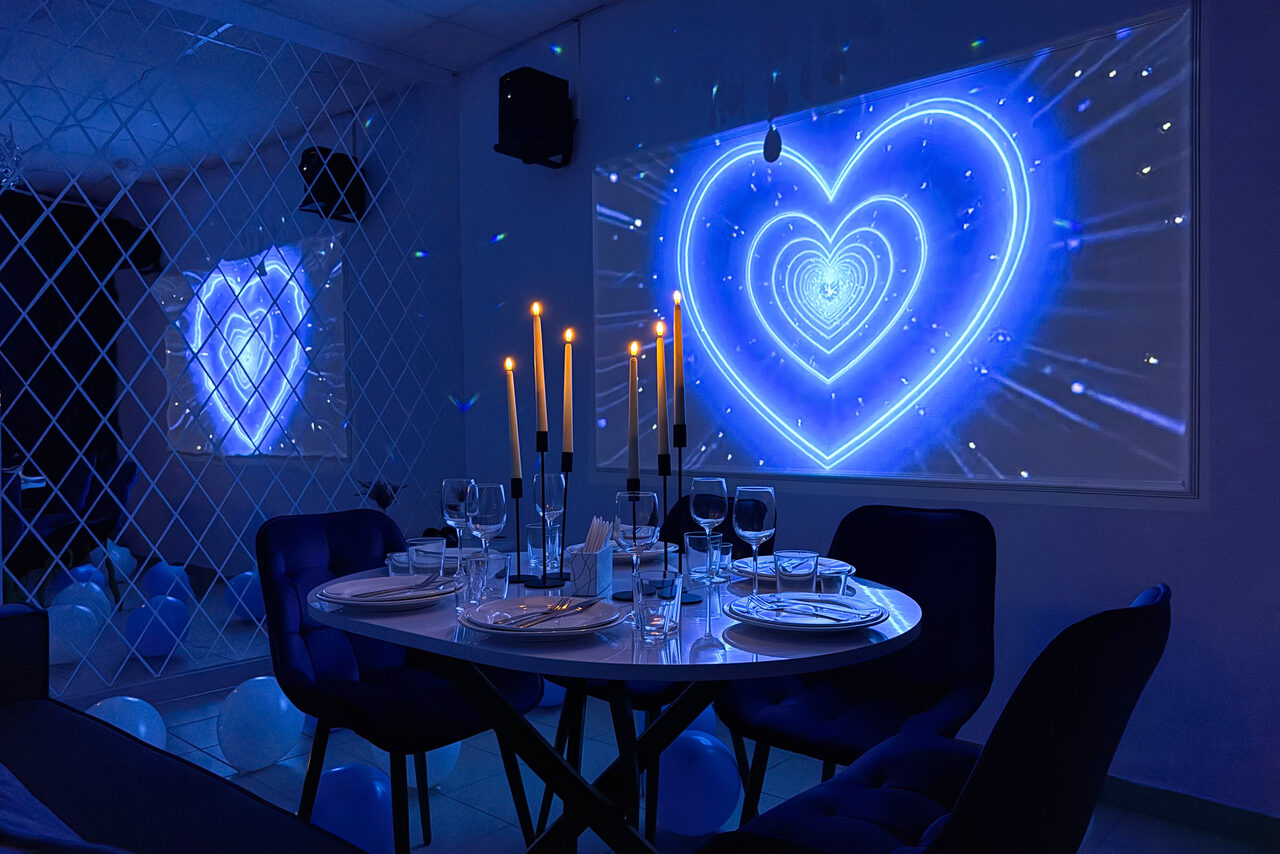 Арендовать Лофт с зеркальной стеной