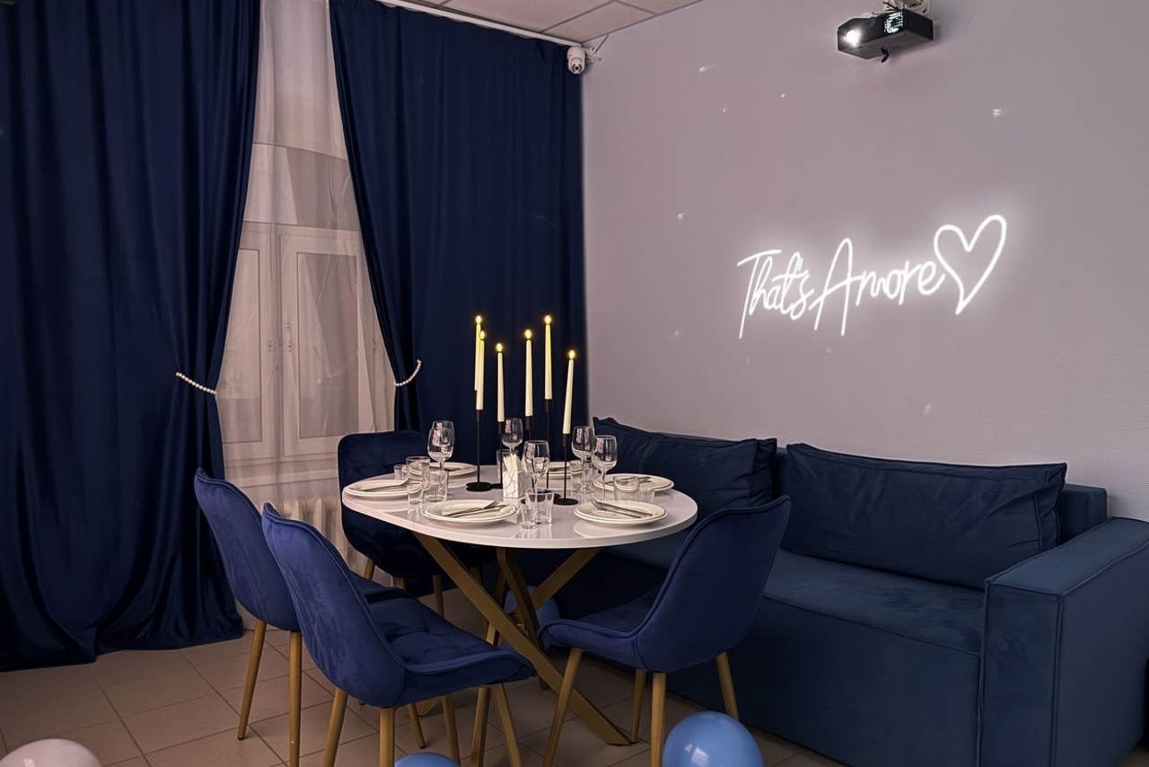 Арендовать Лофт с зеркальной стеной