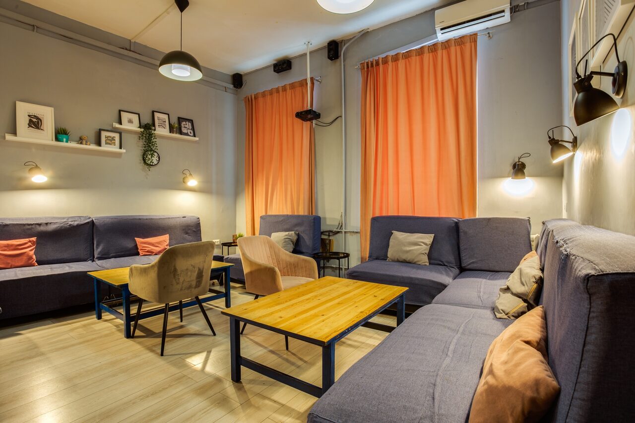 Арендовать Уютный кинозал в антикафе