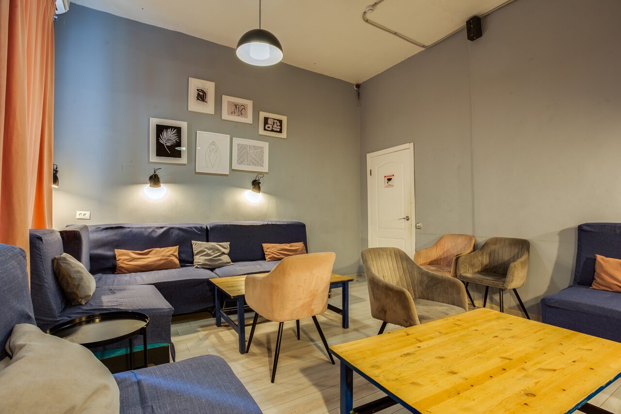 Арендовать Уютный кинозал в антикафе