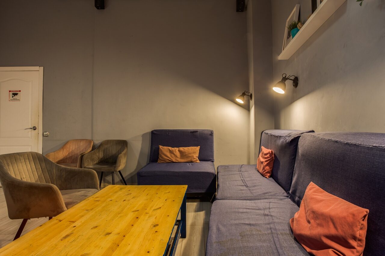 Арендовать Уютный кинозал в антикафе