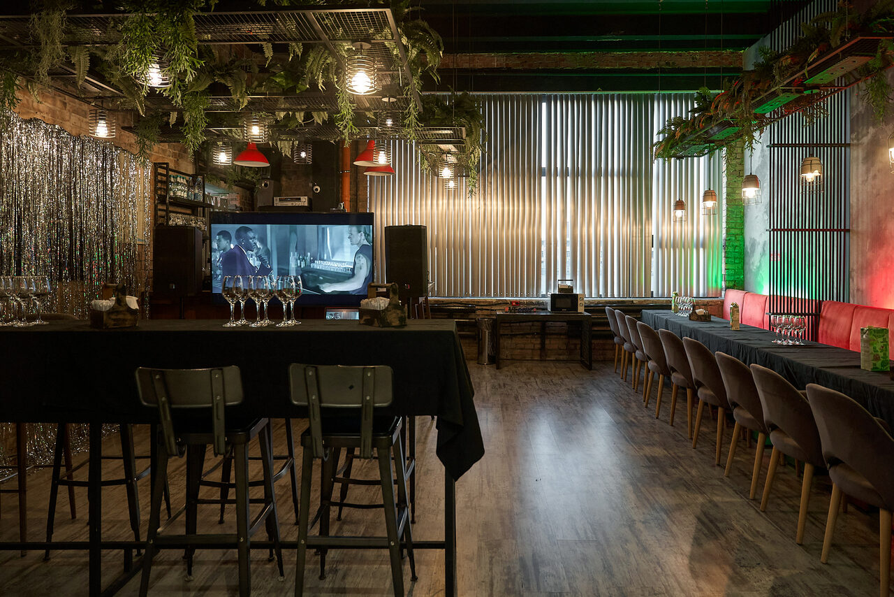 Арендовать Уютный и стильный лофт с барной стойкой