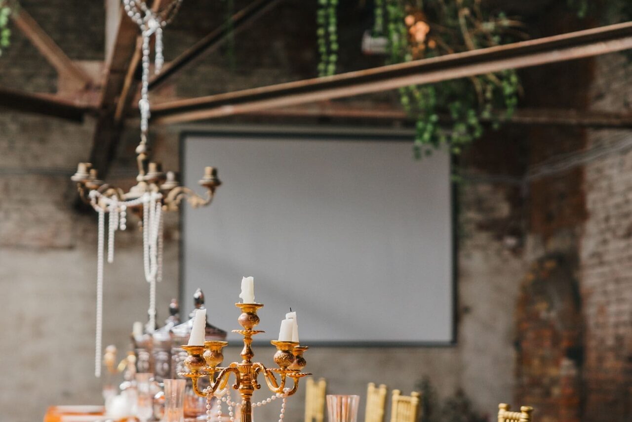 Арендовать Антуражная площадка в стиле «Таинственный сад» 