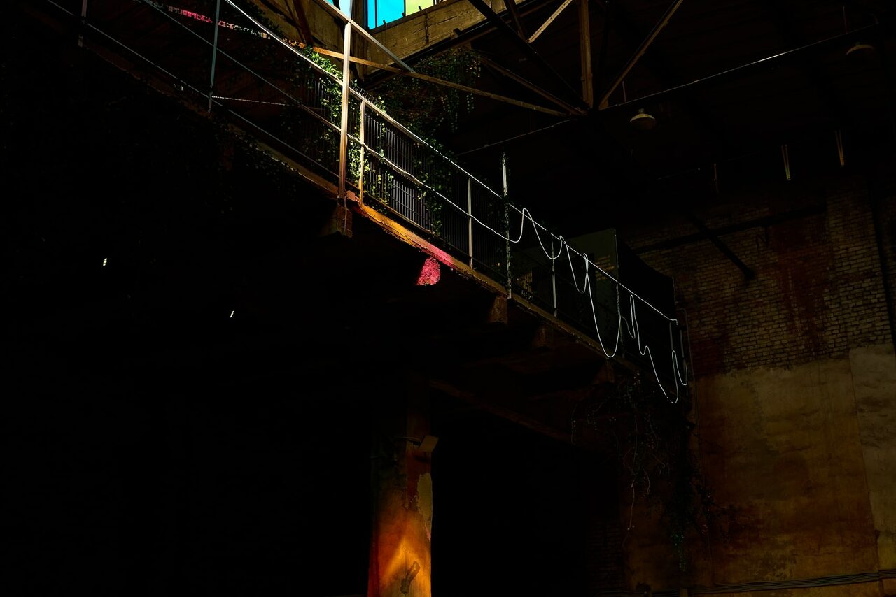 Арендовать Антуражная площадка в стиле «Таинственный сад» 