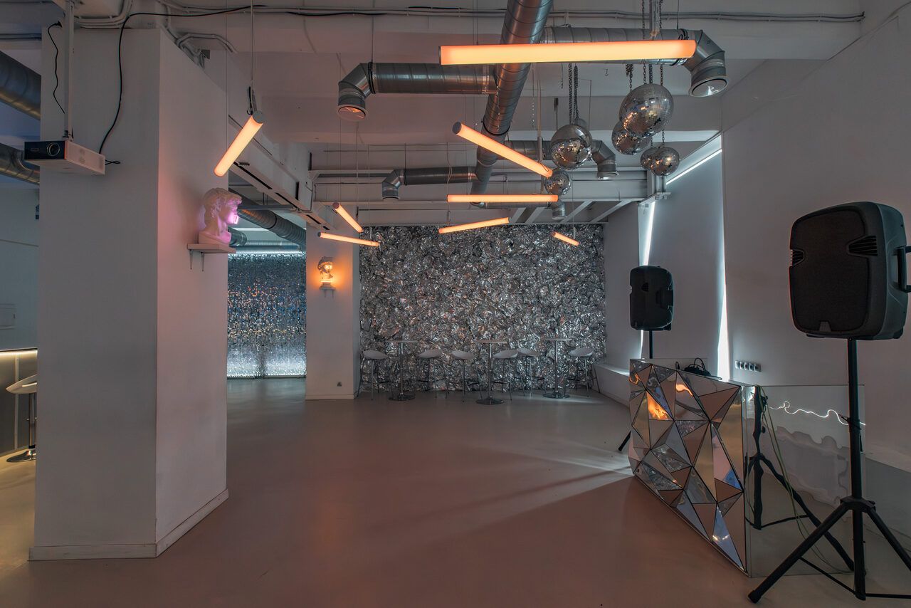 Арендовать Вайт. Элегантный лофт для мероприятий