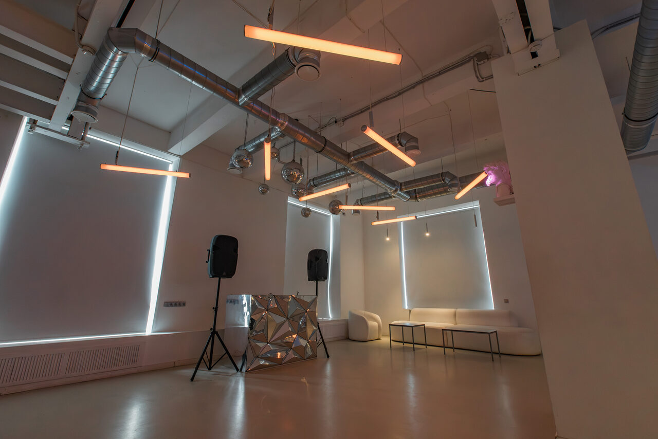 Арендовать Вайт. Элегантный лофт для мероприятий