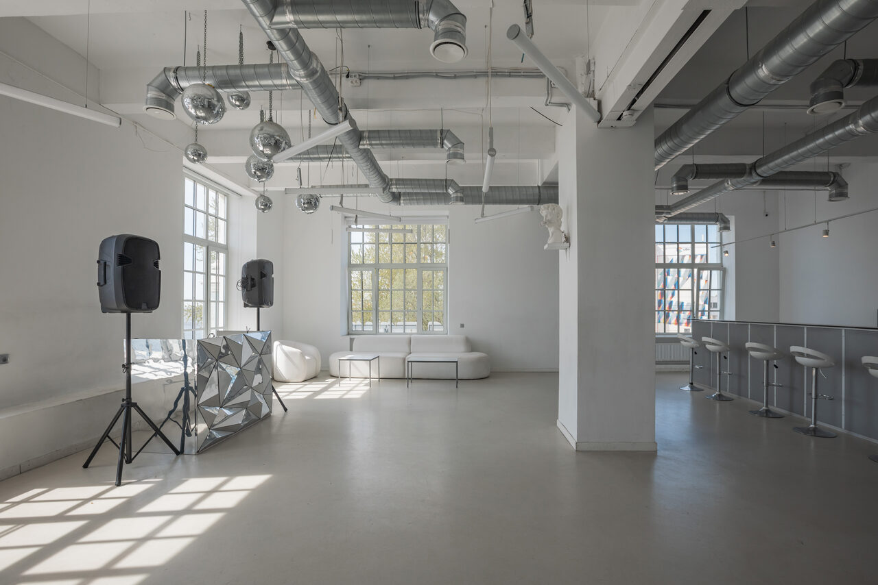 Арендовать Вайт. Элегантный лофт для мероприятий