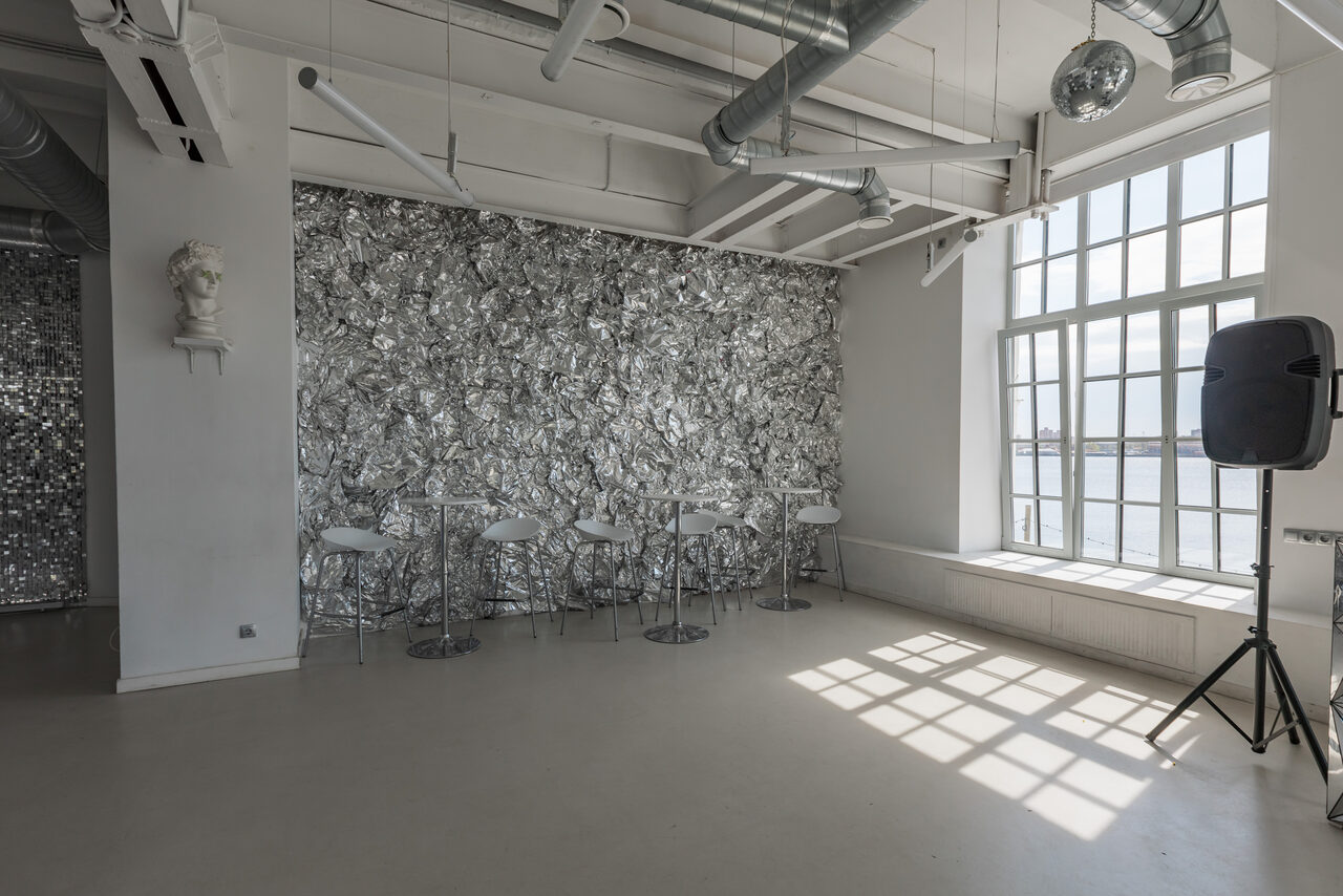 Арендовать Вайт. Элегантный лофт для мероприятий