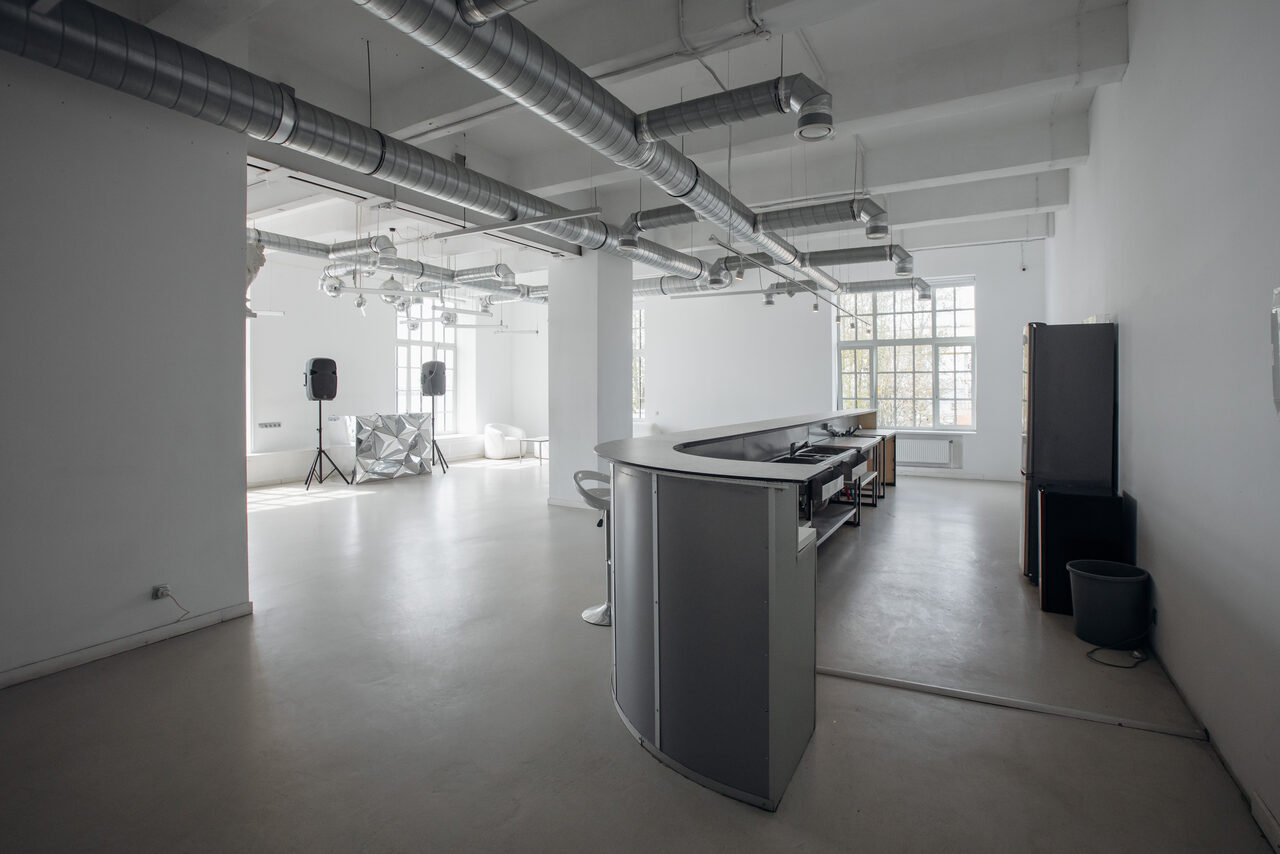 Арендовать Вайт. Элегантный лофт для мероприятий