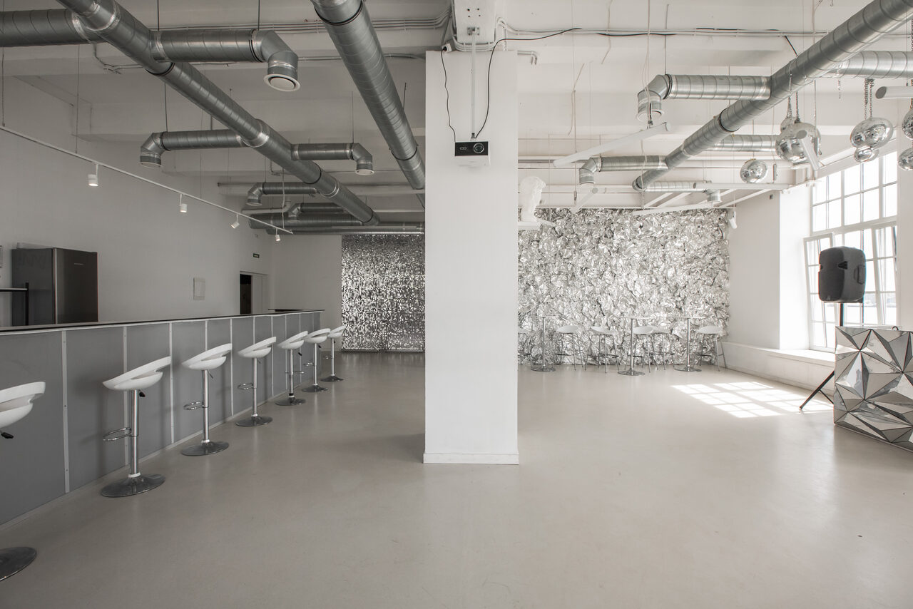 Арендовать Вайт. Элегантный лофт для мероприятий