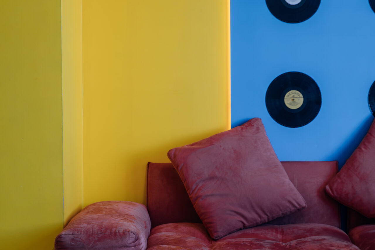 Арендовать Зал Караоке. Яркое пространство в стиле pop-art