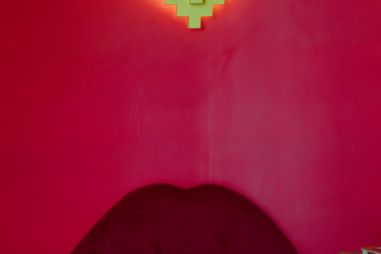 Арендовать Зал Караоке. Яркое пространство в стиле pop-art