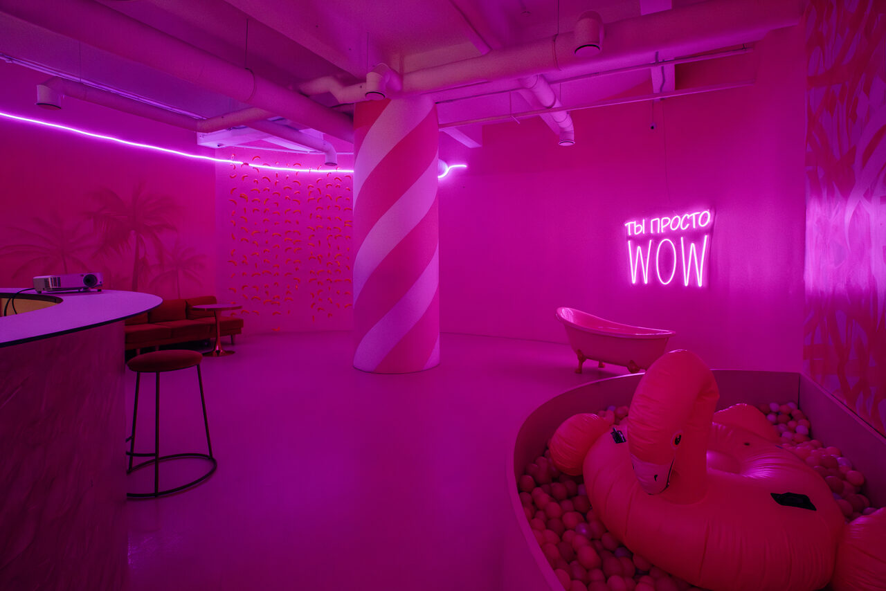 Арендовать Фламинго. Розовый лофт-зал для мероприятий