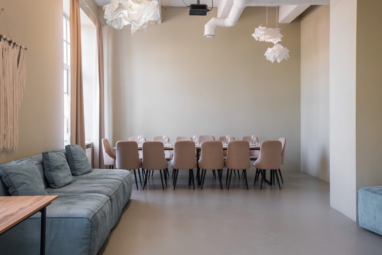 Арендовать Бохо. Лофт в тёплых тонах