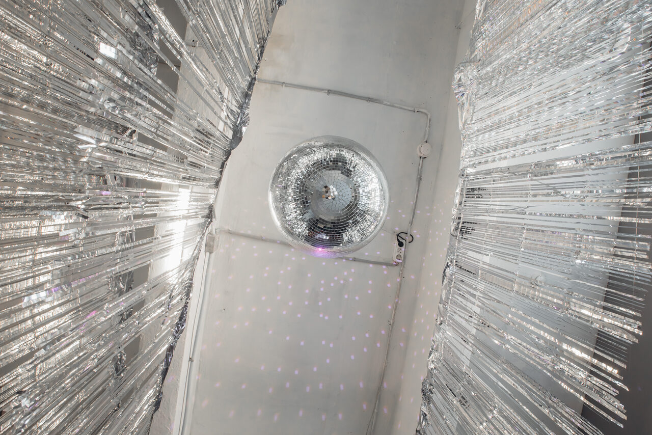 Арендовать Грей. Лофт со строгим дизайном