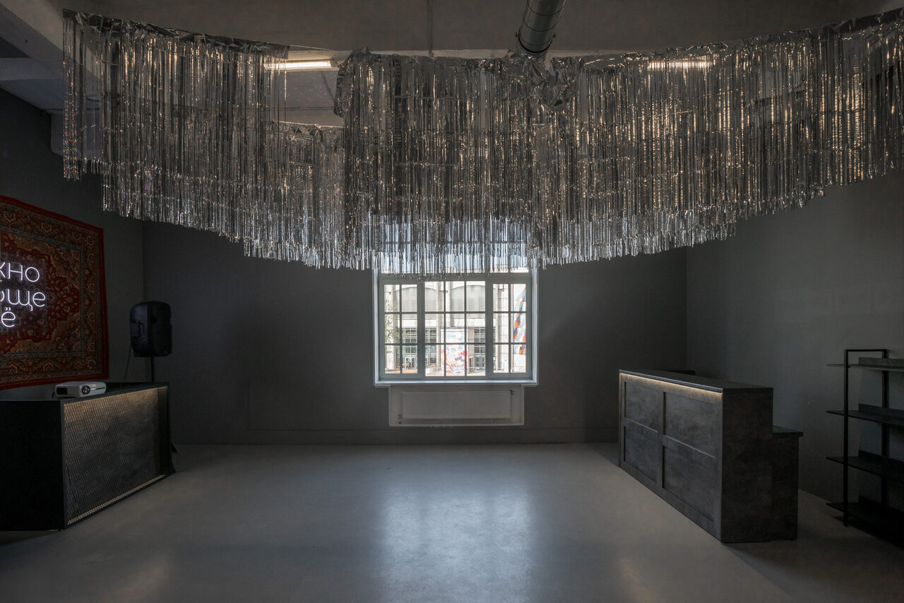 Арендовать Грей. Лофт со строгим дизайном