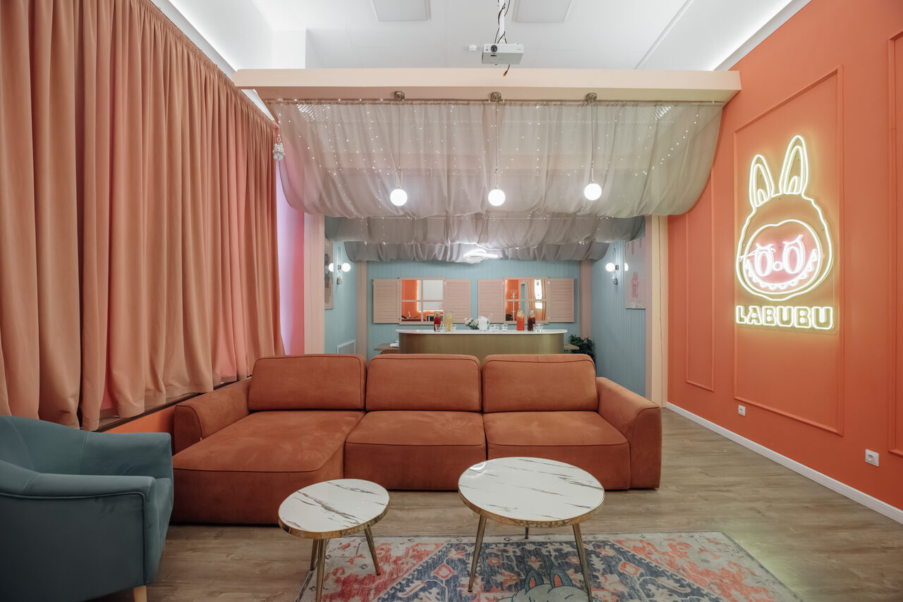 Арендовать Лабубу. Лофт в розово-лазурном цвете