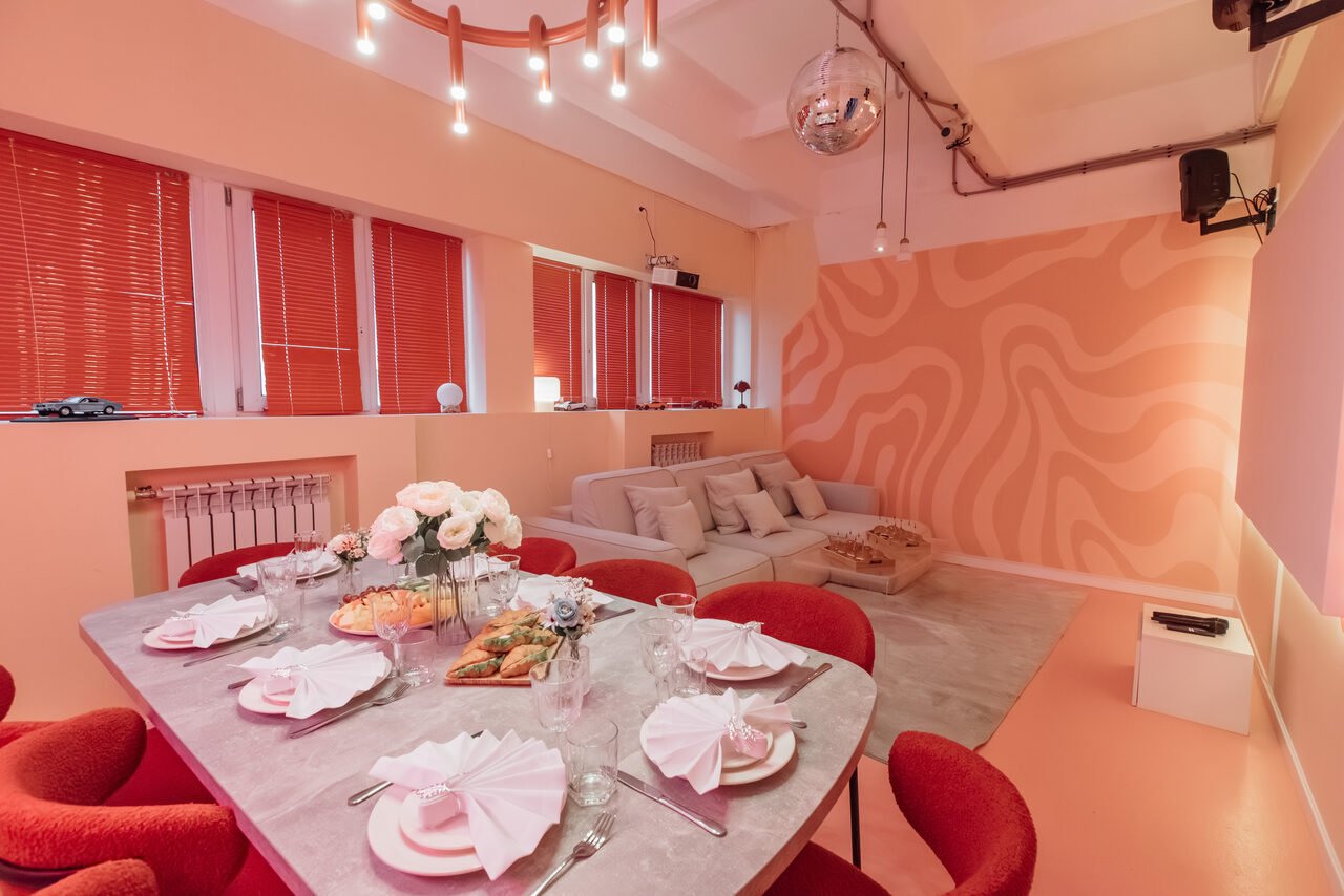 Арендовать Гран Туризмо. Яркое пространство для мероприятий